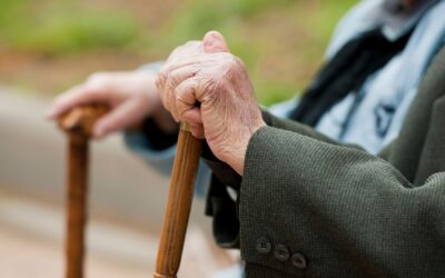 Las cerraduras inteligentes facilitan el día a día a los mayores y a las personas con dependencias
